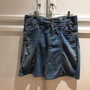 GAP skirt with a tad flare